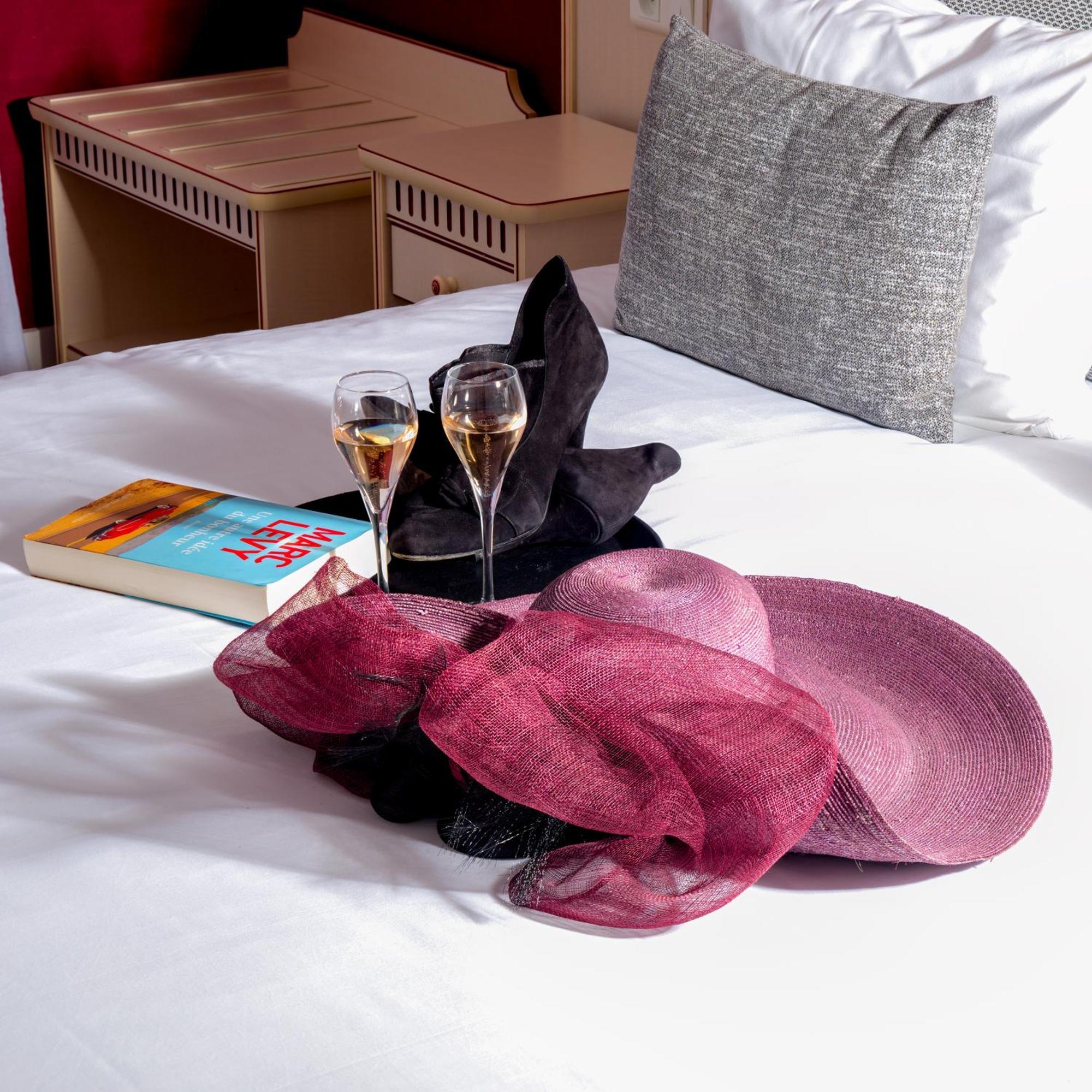 Logis Hotel-Restaurant Le Fontarabie Fontenay-le-Comte Kültér fotó